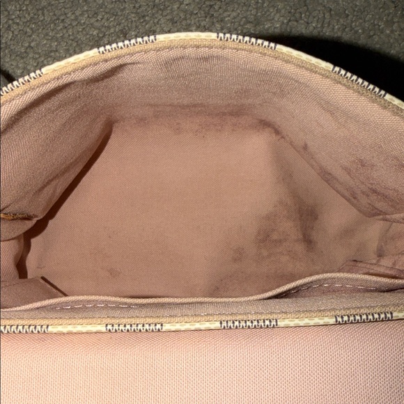 Louis Vuitton Handbag - Picture 4 of 9